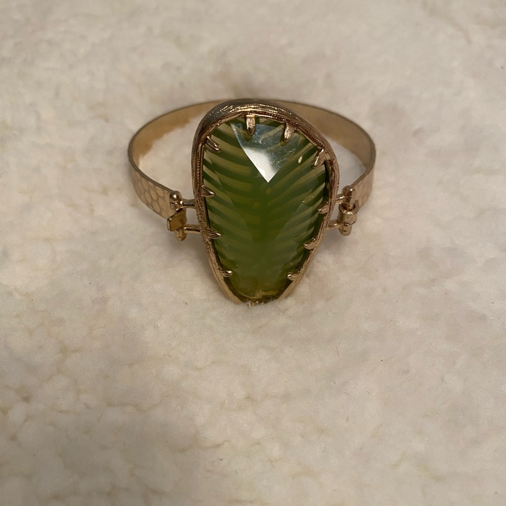 Elegant Green Leaf Bracelet